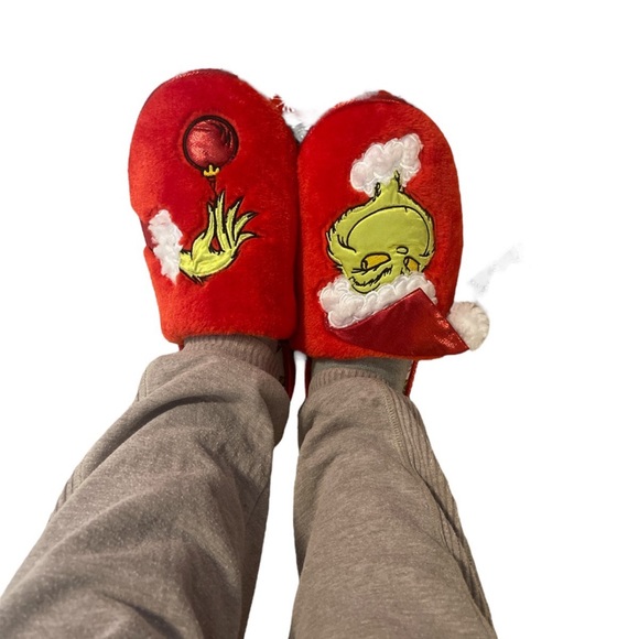 Dr. Seuss | Shoes | The Grinch Slippers Women | Poshmark